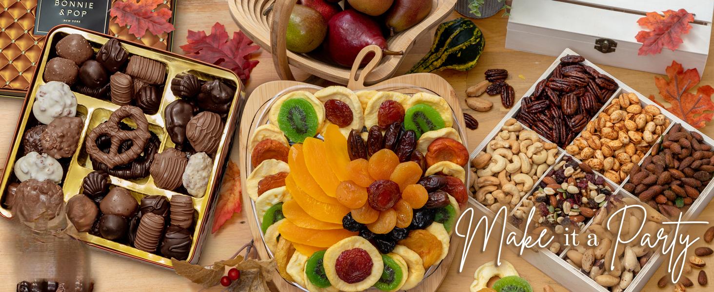 Bonnie & Pop Unisex Foldable Wooden Transformable Tray - Dual Gift with Dried Assorted Snacks, Holiday Home Supplies for Christmas, Corporate Gifting (Folds Into a Basket, All Ages Suitable)