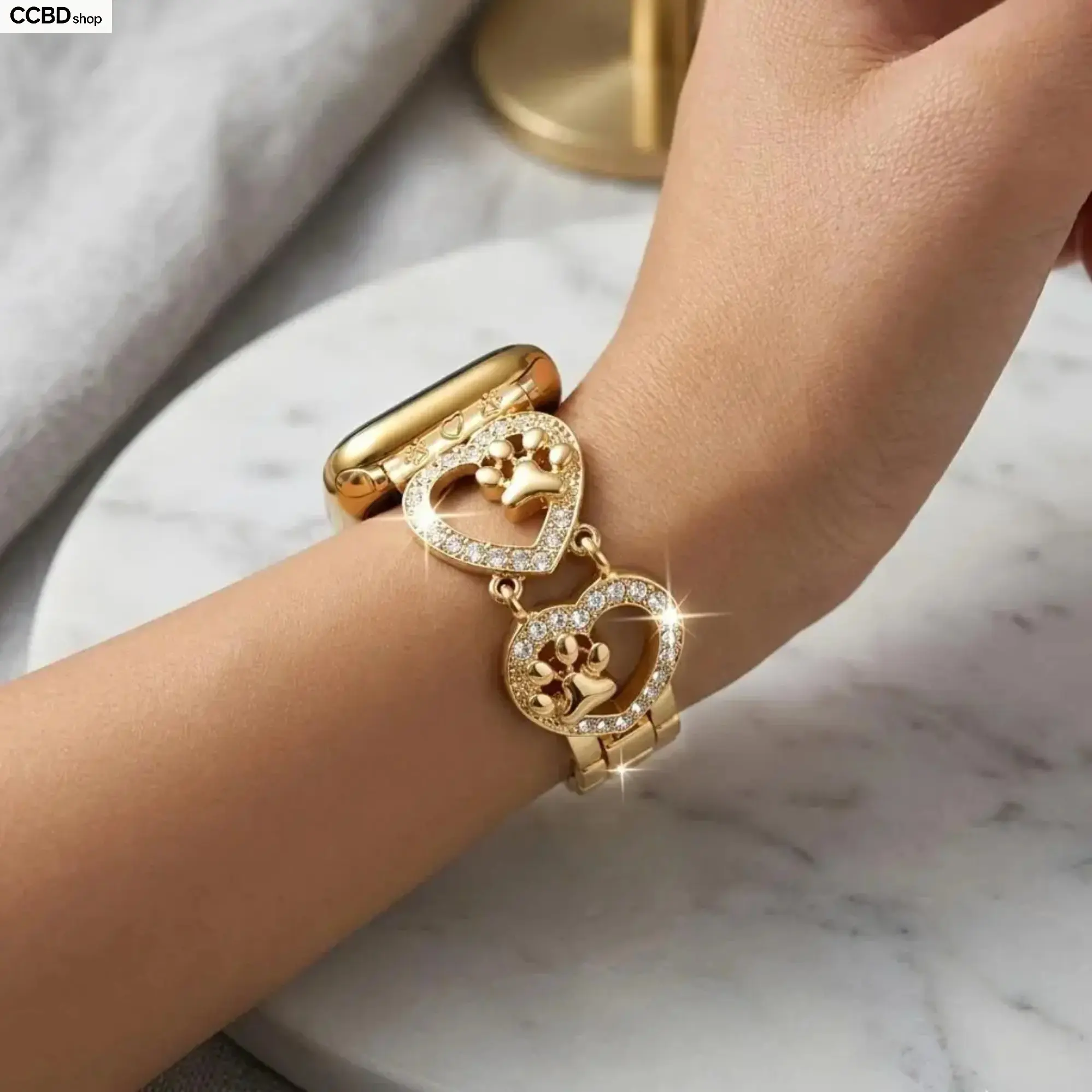 Women's Gold Jewelry Heart Shape Metal Smartwatch Band - Luxury Adjustable Bangle Strap, Daily Wear Accessory Compatible with Series 10/9/8/7/6/SE/Ultra 2 (49mm/45mm/44mm/42mm/41mm/40mm/38mm), Elegant Gift (Watch Not Included)