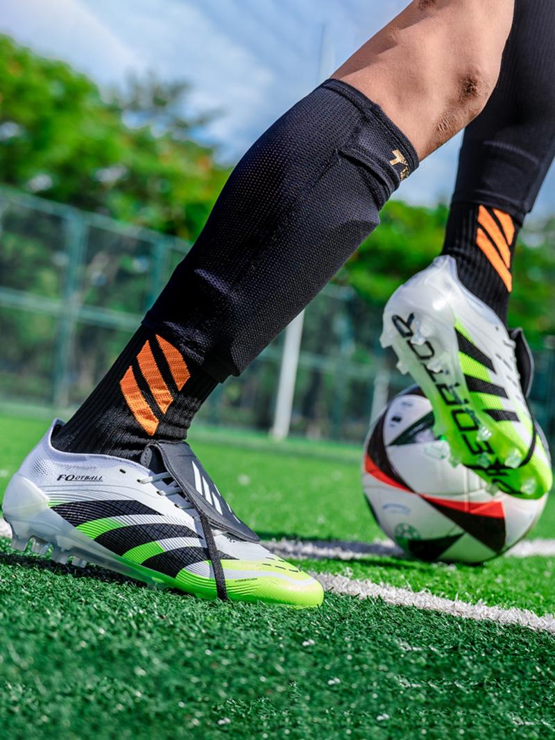 Men's and Women's Collared Football Shoes, Long Stud Soccer Cleats, Adult Lawn Training Sports Shoes, Football Field Boots, Turf Shoes, Comfortable Durable Design Men's and Women's Collared Football Shoes, Long Stud Soccer Cleats, Adult Lawn Training Sports Shoes, Football Field Boots, Turf Shoes, Comfortable Durable Design