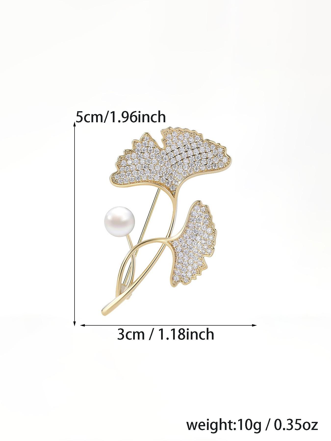 Ginkgo Leaf Brooch, Unisex Fashion Accessory, Elegant Clothing Pin, Perfect for All Seasons, Ideal Gift for Men and Women