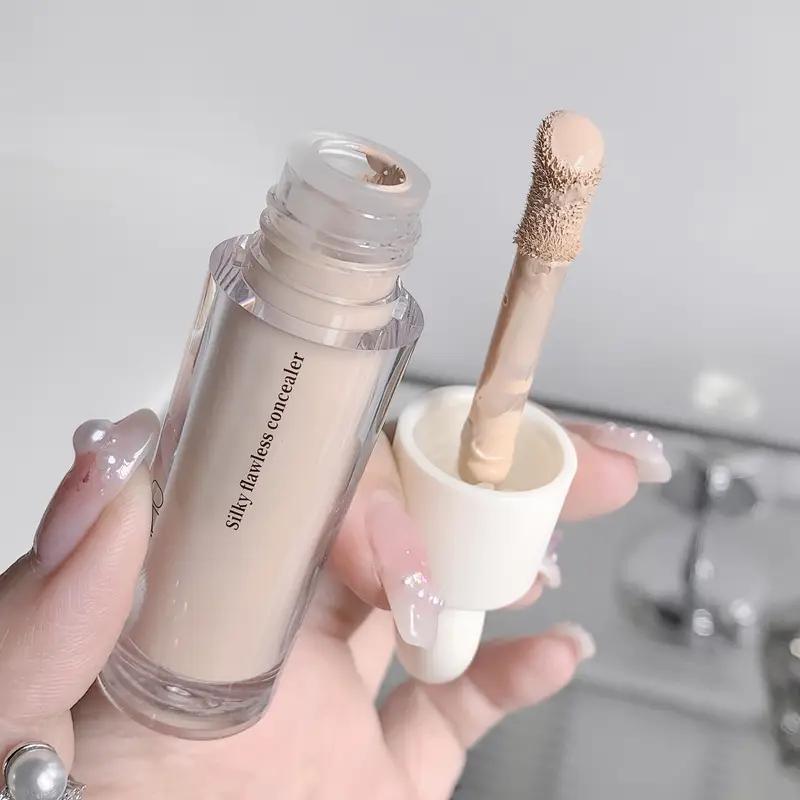 Full-Coverage Liquid Concealer - Silky and flawless, waterproof and sweat-resistant, lightweight and smooth, comes with a soft brush, suitable for dark circles and spots, long-lasting formula, light beige series, precise application, daily makeup essentia