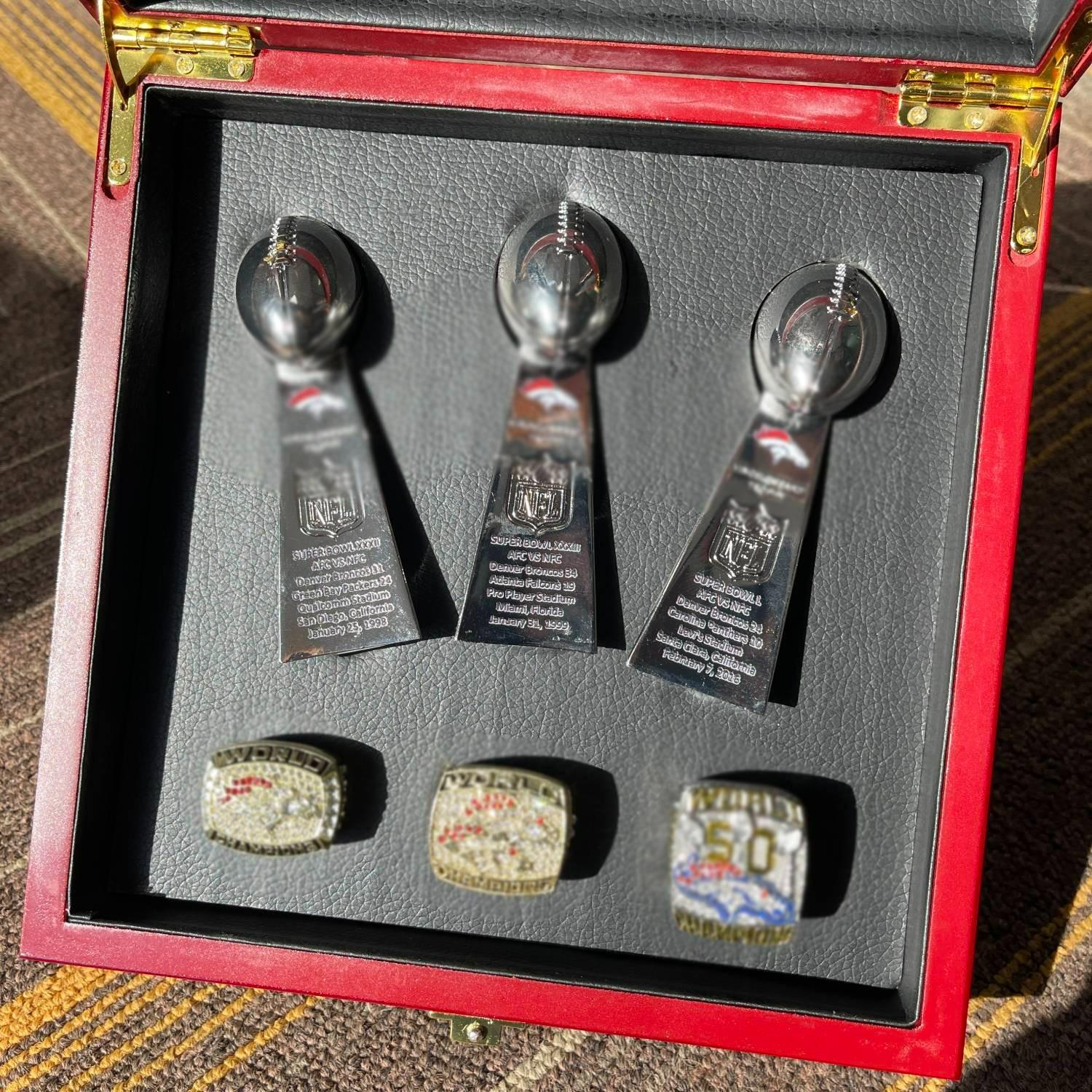 Football Champion Trophy Set, Perfect Broncos Display Case, High-Quality Design, Sports Collectible, Ideal Gift for Sports Enthusiasts, Christmas & Birthday Present 1998/1999/2016