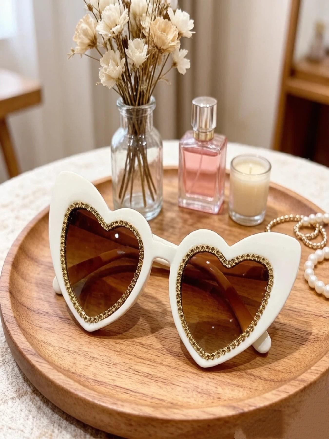 Rhinestone Heart Sunglasses, Perfect for Photoshoots, Dates, Music Festivals, Beach Vacations, Birthday Parties, Daily Wear