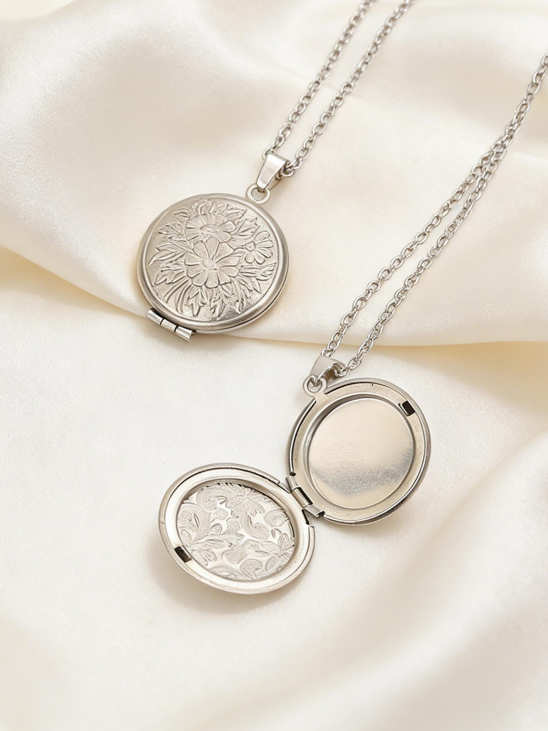 1Pc 304 Stainless Steel Engraved Flower Locket Necklace, Vintage Round Photo Locket Pendant Necklace, Personalized Memory Keepsake Necklace for Women, Hypoallergenic Tarnish Resistant
