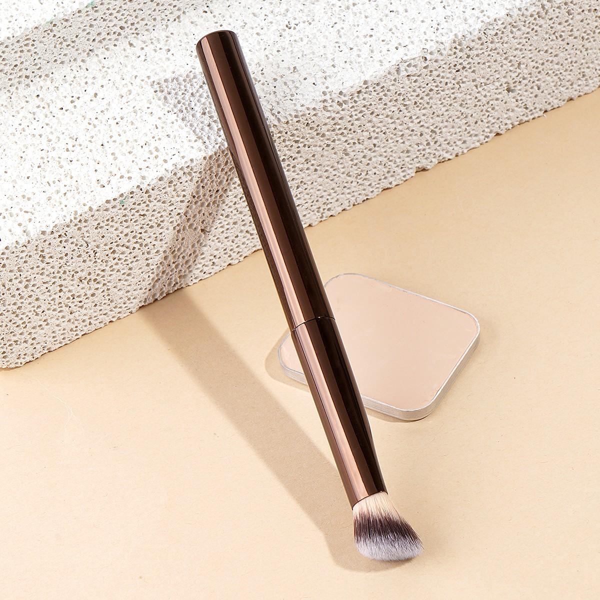 Maange Makeup Brush Concealer Tool, Essential Beauty Accessory for Flawless Application, Perfect for Daily Use & Professional Makeup Artists