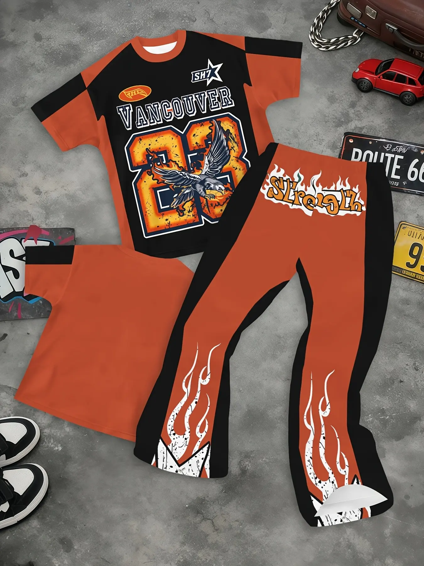 Men Hip‑Hop Vancouver 23 Eagle Flame Graphic T‑Shirt & Flared Bootcut Pants 2‑Piece Outfit, Retro Sports Street Matching Suit For Street Shoot Casual Weekend Wear