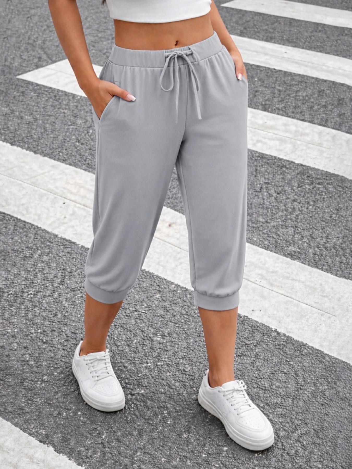 Plus Size Solid Color Minimalist Capri Pants, Casual Chic Comfy Fit Capri Trousers for Daily Wear, Women's Bottoms for Summer Plus Size Solid Color Minimalist Capri Pants, Casual Chic Comfy Fit Capri Trousers for Daily Wear, Women's Bottoms for Summer