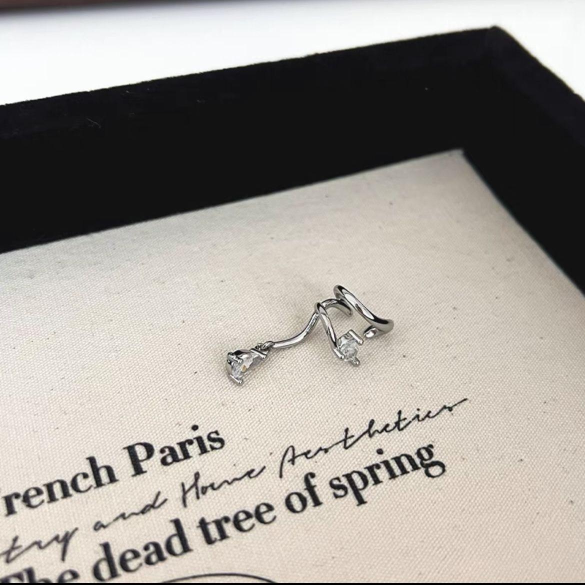 Elegant No Piercing Ear Cuff for Women, Simple Design, Versatile Ear Clip, Comfortable Wear, Perfect for Commuting and Dates