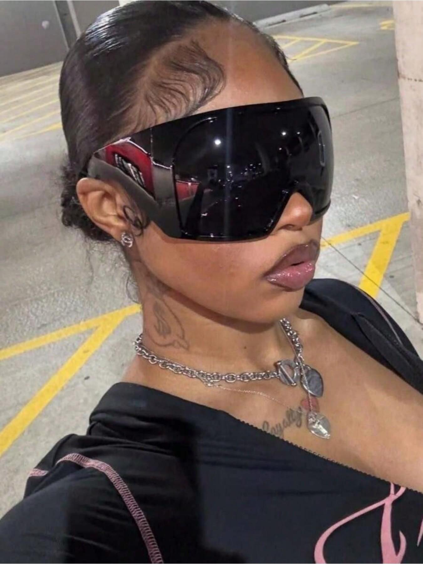 Oversized Futuristic Cyberpunk Aesthetic Style Glasses, Women's Stylish Wraparound Frame, Cool European & American College Vibe, Essential for Back to School, Wraparound Sunglasses, Oversized Trendy Sunglasses