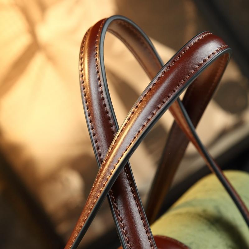 Vintage Commuter Tote Bag for Women, 2026 New High-End Large Capacity Handbag, Mom Bag for Work, Single Shoulder Bag