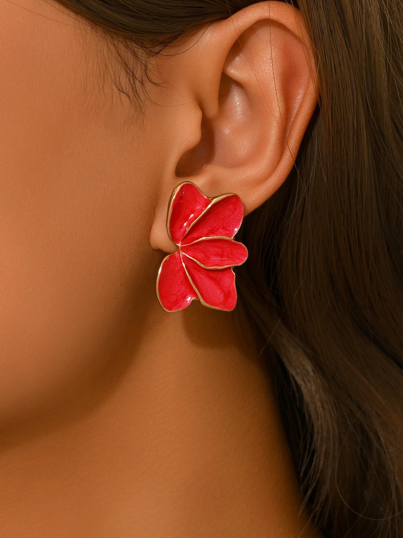 Country-style, fresh and sweet, colorful flower petal stud earrings, elegant dopamine-shaped flower drop earrings, leaf-shaped earrings