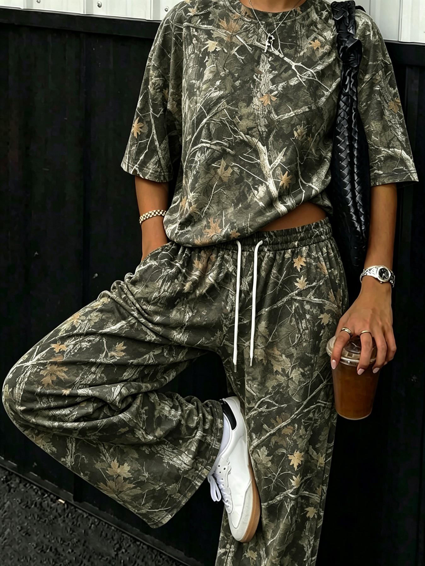 American Vintage Millennial Style Camouflage Print Casual Suit, Round Neck Drop Shoulder Short Sleeve and Loose Wide Leg Pants Set, Women's Outdoor Sports, Casual Sportswear Outfit, Casual Sporty Set