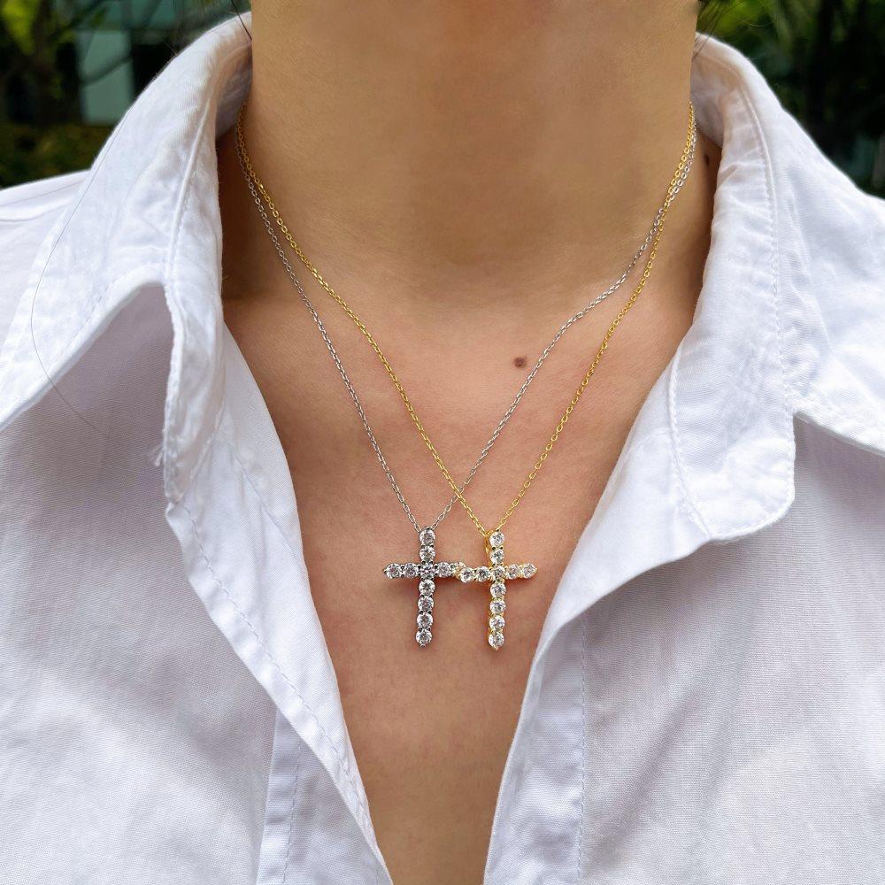 （TY018）S925 Sterling Silver Cross Pendant Necklace Simple Design, Sparkling and Charming, Perfect Gift for Women’s Daily Wear