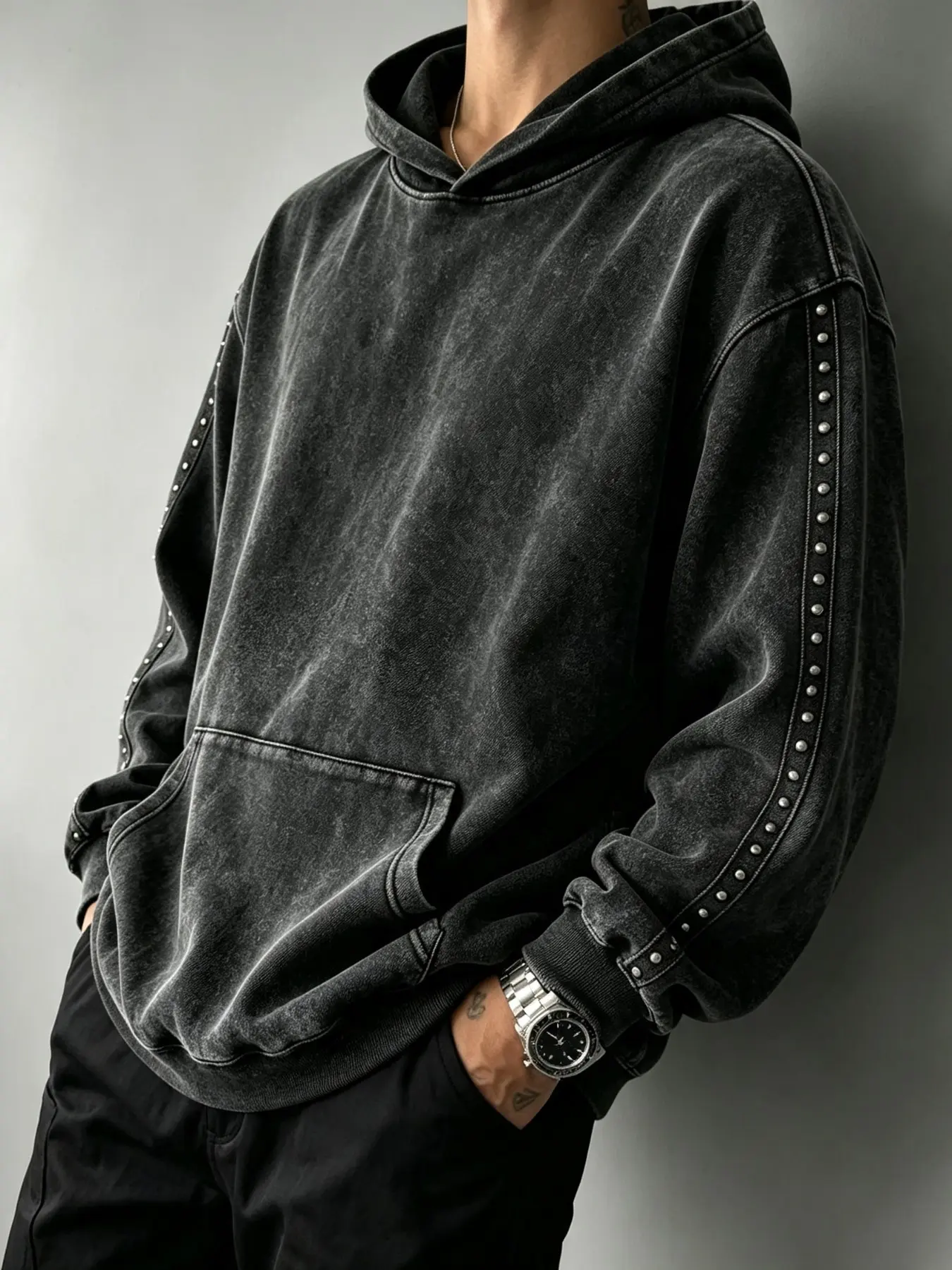 Men's Cotton Washed Hoodie with Rivets, Long Sleeve Streetwear Top, Casual Round Neck Sweatshirt, Unisex, Five Sizes Available