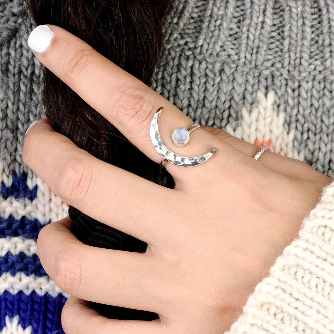 Women's Retro Inlay Synthetic Moon Stone Open Adjustable Ring - Bohemian Fashion Costume Jewelry for Casual Daily & Festival Occasions