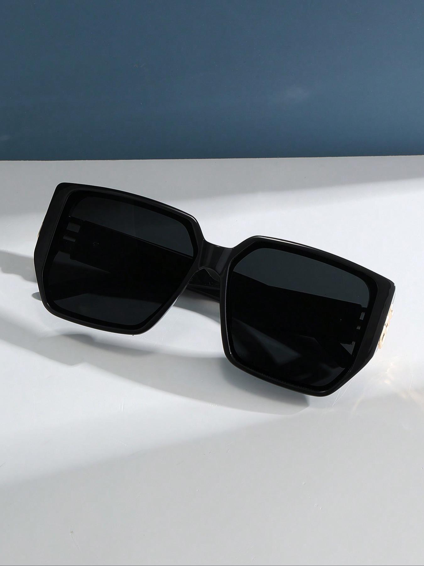 Trendy Classic Women's Sunglasses, Perfect for Street Style, Beach Vacations, Outdoor Leisure, Driving, and More, Trendy Casual Sunglasses