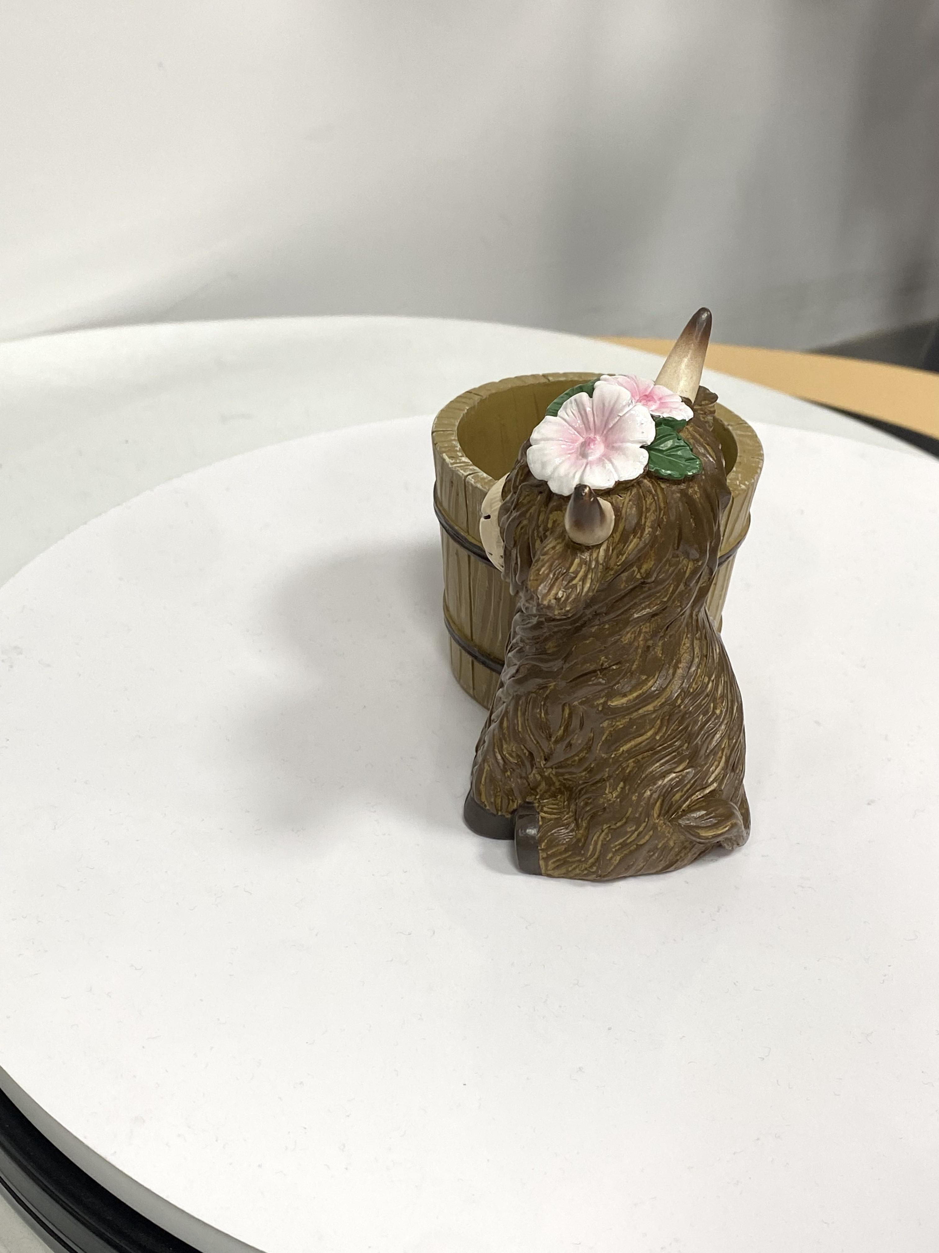 Multifunctional Creative Resin Cow Figurine, Succulent Planter & Pen Holder, Cute Healing Design, Office & Living Room Decor, Birthday Gift