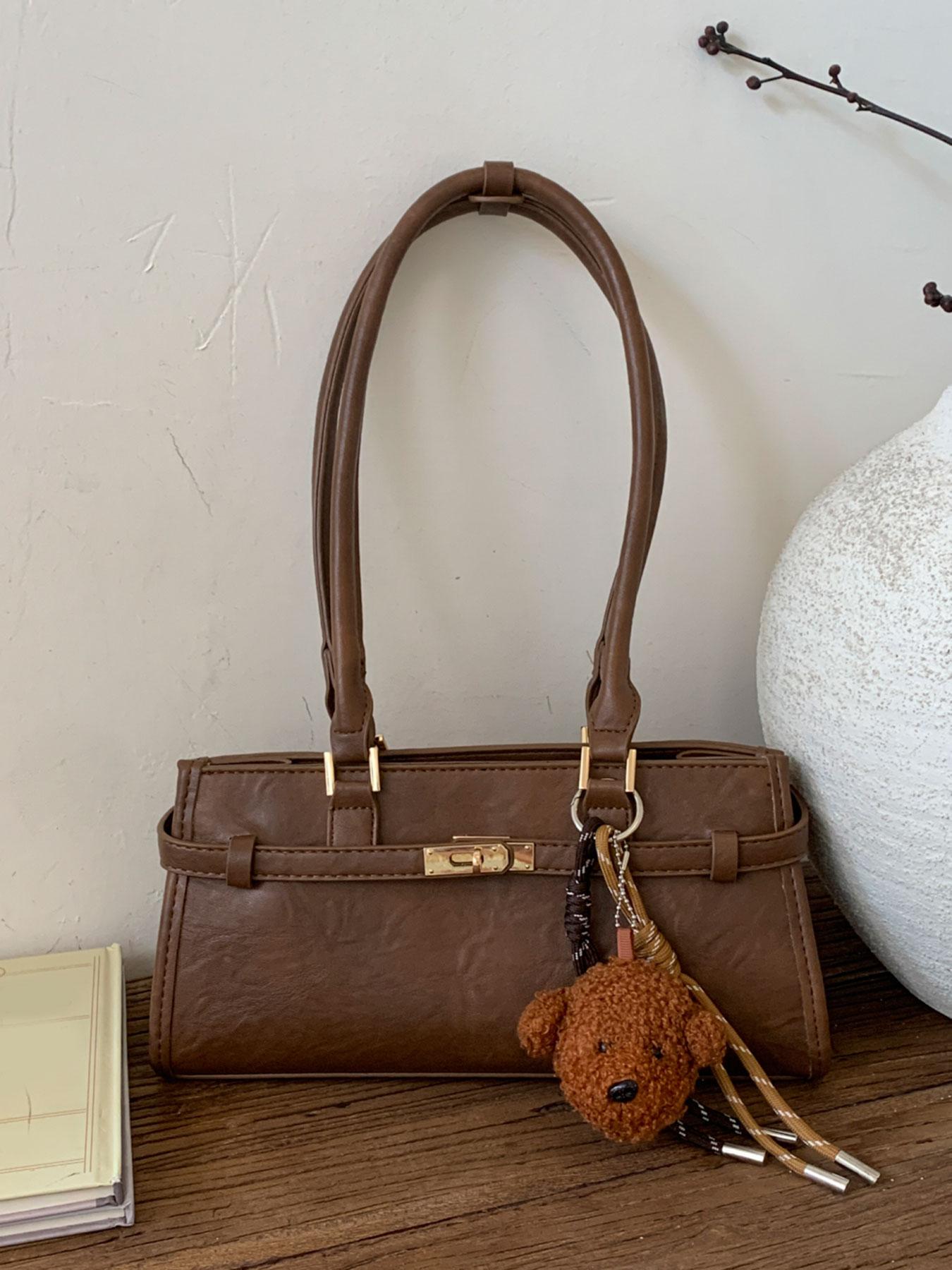 Small niche design solid color casual versatile classic shoulder bag, retro temperament small dog pendant armpit bag, lightweight temperament simple and exquisite handbag, suitable for work, shopping, commuting, daily outings, Pu Leather Bag