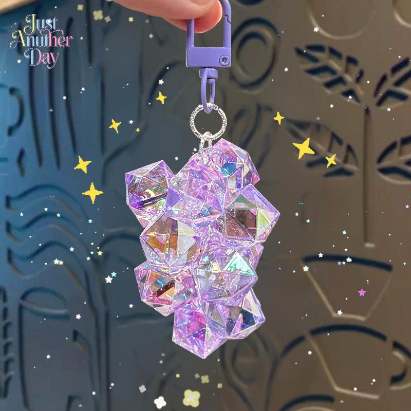Cute Transparent Grape Cluster Keychain, Shiny Diamond Beaded Bag Charm, Kawaii Iridescent Hanging Ornament for Backpacks, Gifts for Girls