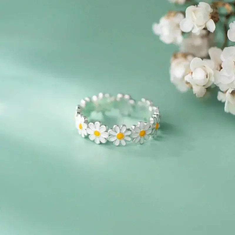 Vintage Daisy Ring for Women, Glamorous Floral Statement Jewelry, Adjustable Open Metal Coating Band for Engagement, Daisy Engagement Ring