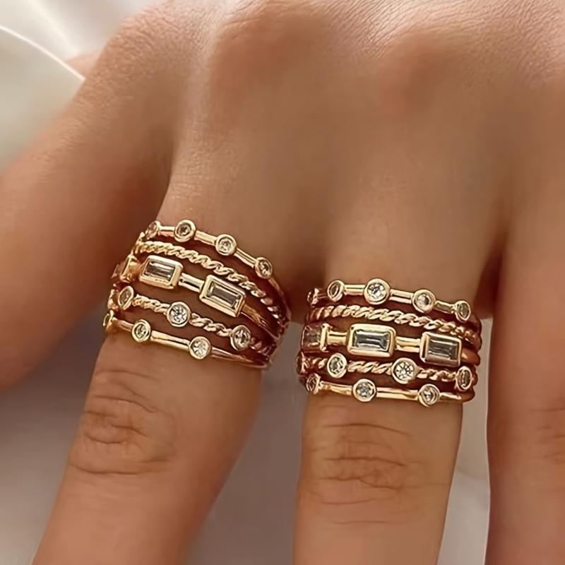 Women's 1PC Chunky Gold Wire-Wrapped Handmade Geometric Ring - French Retro Hammered Adjustable Size Open Cuff, Luxury Female Crystal-Accent Multi-Layer Stack Anti-Tarnish Statement Band, Viral Costume Jewelry for Wedding Banquet Gift