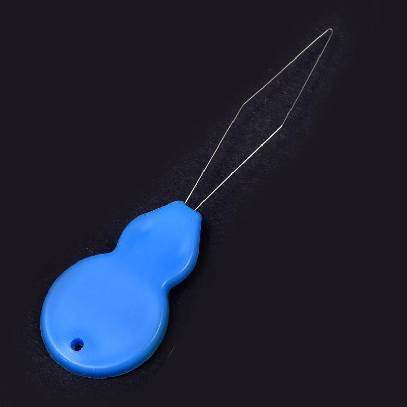 30-Pack in Mixed Colors，Thread a Needle Easily Even with Poor Eyesight! Colorful Gourd-Shaped Needle Threader, Plastic Tail Threader, Sewing Tool Must-Have