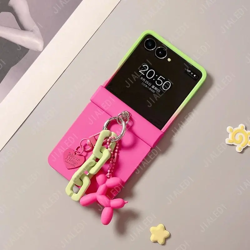 Cute Dog Bracelet Chain Gradient Hinge Phone case For Samsung Galaxy Z Flip 7 6 5 flip5 zflip7 Cover