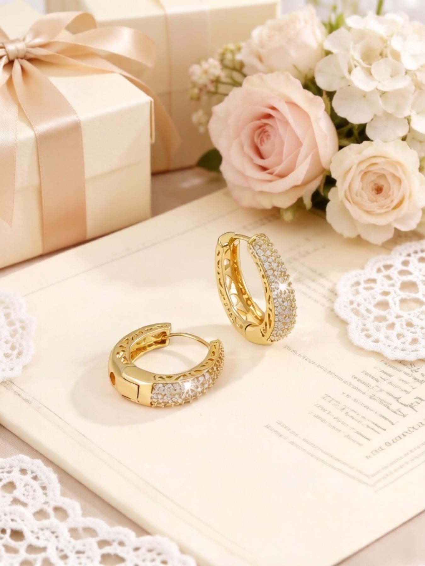 Wide Zircon Round Earrings, Unique Design Hollow Flashing Diamond Ear Cuffs, Daily Commute Party High-End Jewelry, 1 Pair