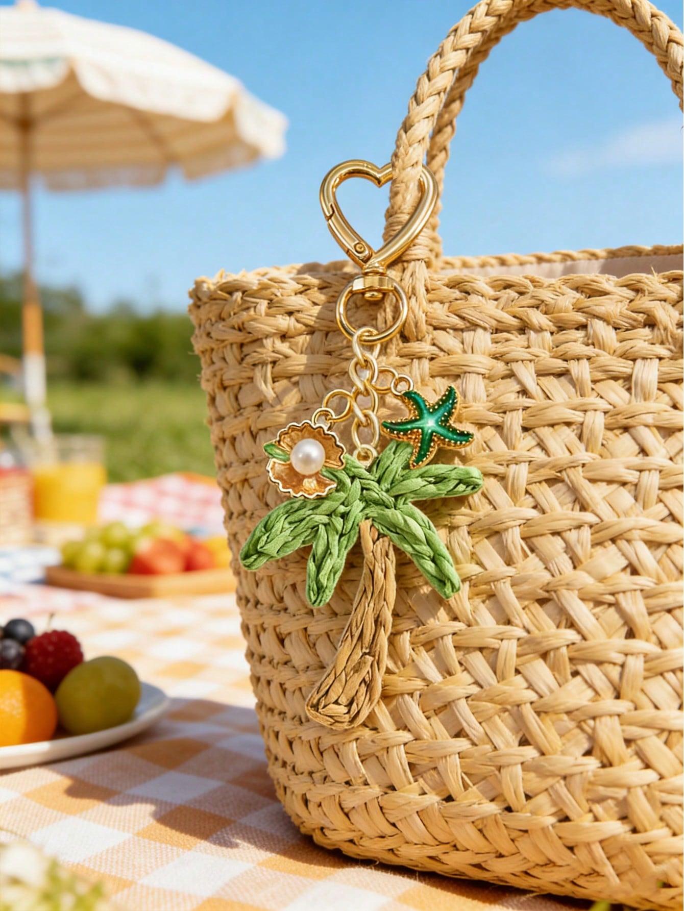 Handmade straw woven coconut tree pendant, with shell and starfish elements - Bohemian vacation style. Woven rattan pendant, ocean alloy pendant, Hawaiian style. Suitable for backpacks.