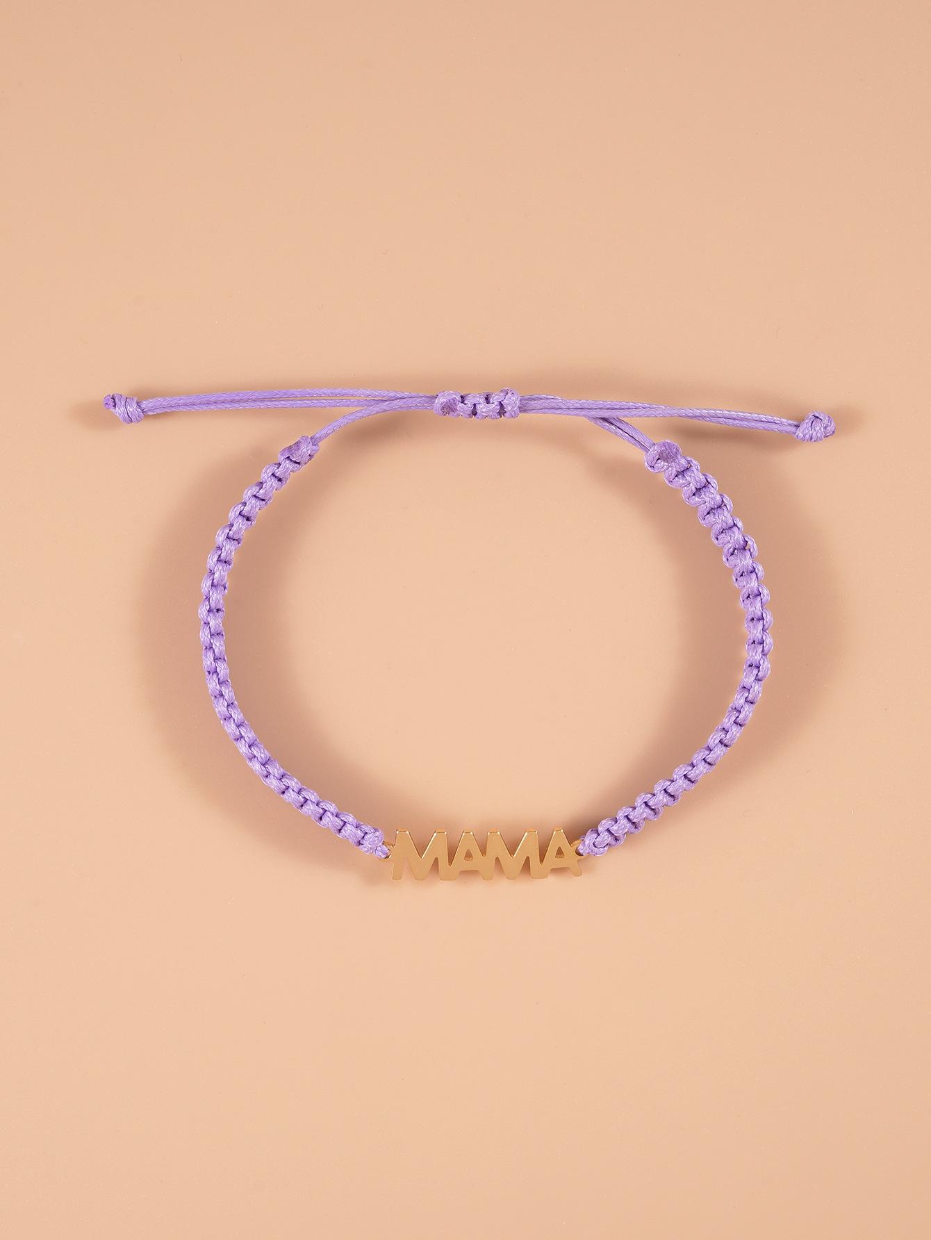 A handmade string bracelet with English letters for your mother. Comes with a card bearing a blessing.