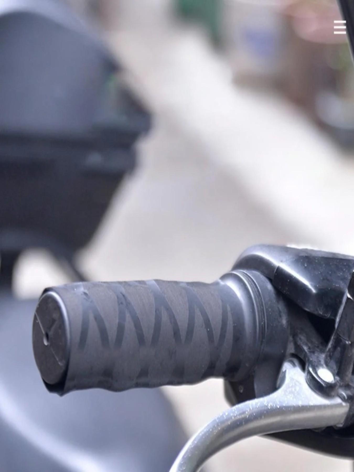 4 Piece Motorcycle Handlebar Grips, Heat Shrink Anti-Slip Rubber Protector, Suitable for Motorcycles and Scooters, Handguard Protection