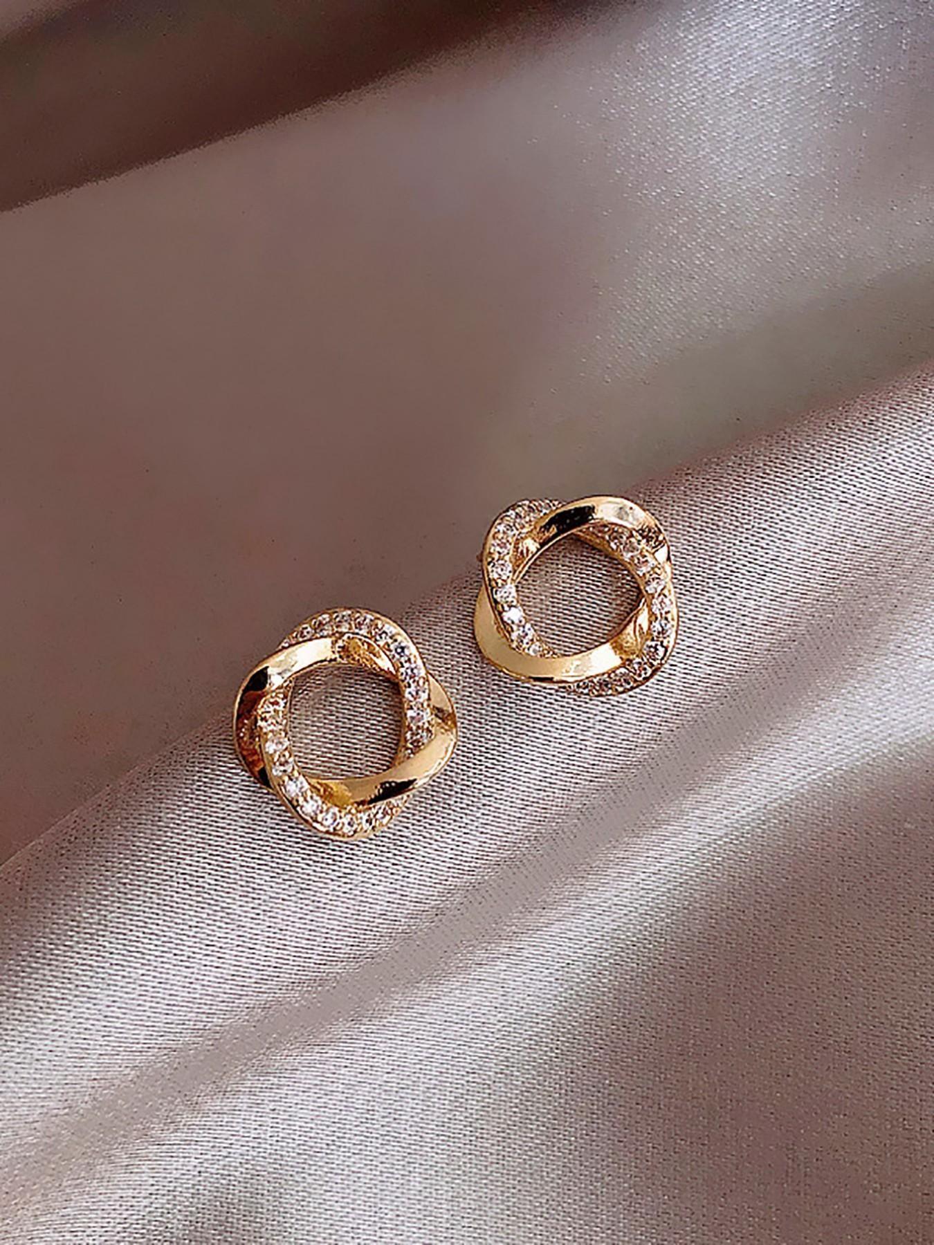 Metal Geometric Rhinestone Spiral Earrings, Unique Women's Daily Jewelry, Fashionable Ear Studs, Stylish Accessories for Everyday Wear