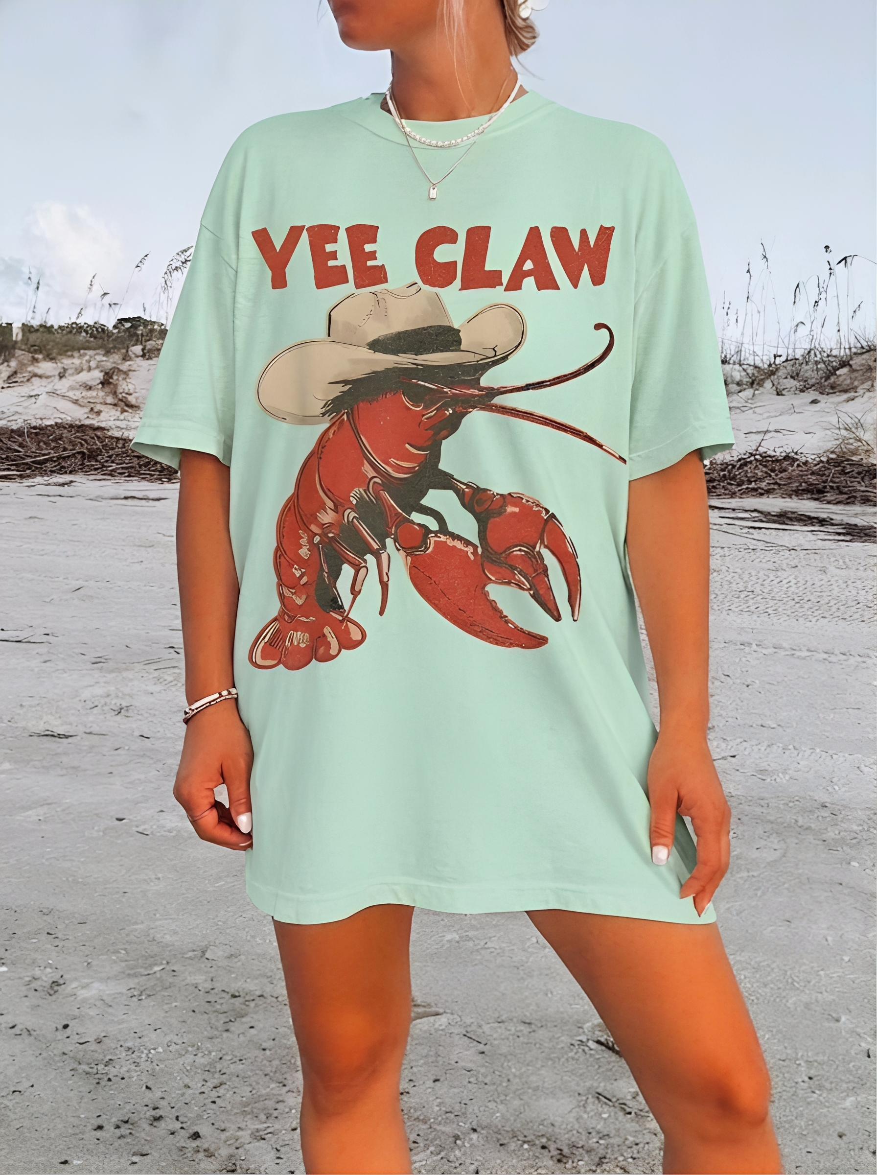 Cowboy Crawfish Vintage Oversized Graphic T-Shirt Beachwear Summer Vacation Western Style Funny Lobster Tee Casual Streetwear Coastal Aesthetic Soft Trendy Outfit Women Holiday Fashion Cute Graphic Tee Comfortable Loose Fit Summer Top Beach Outfit Street