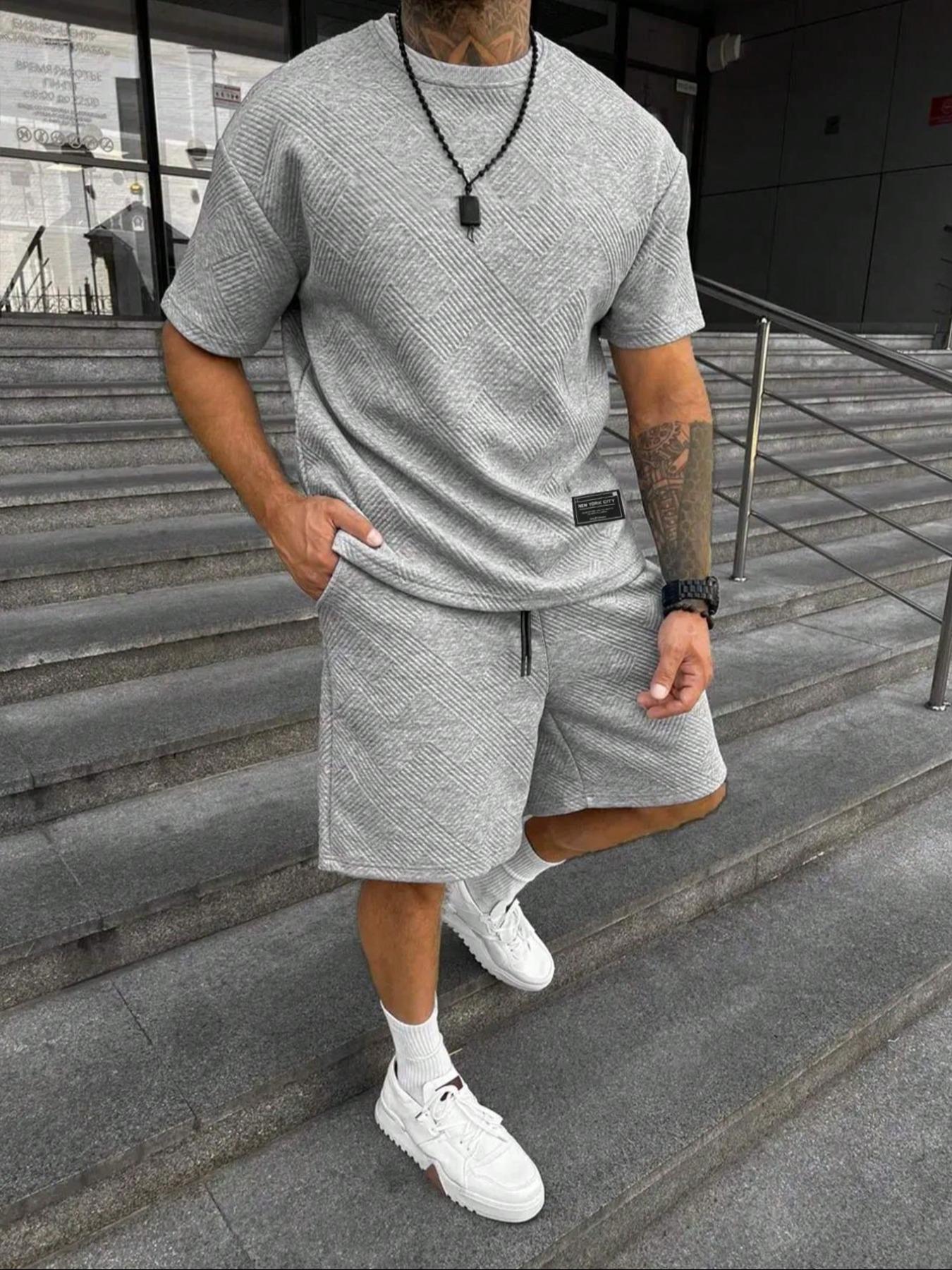 Two-Piece Set Men's Solid Short Sleeve Tee & Shorts Set, Regular Fit Casual Round Neck T-shirt & Track Shorts, Summer Clothes Set for Men