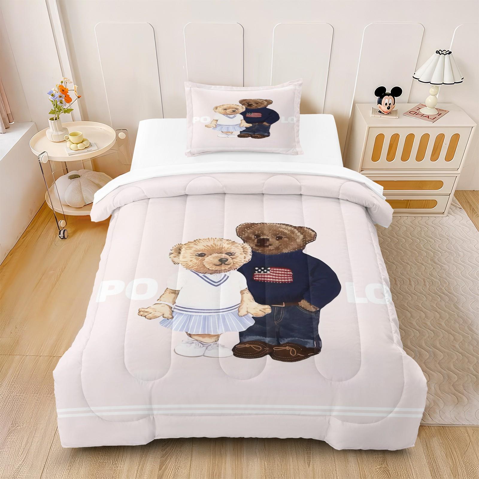 A set of small bear print bedding, including 1 quilt and 1 or 2 pillowcases without pillow inserts, soft bedroom decor gifts for children and adults