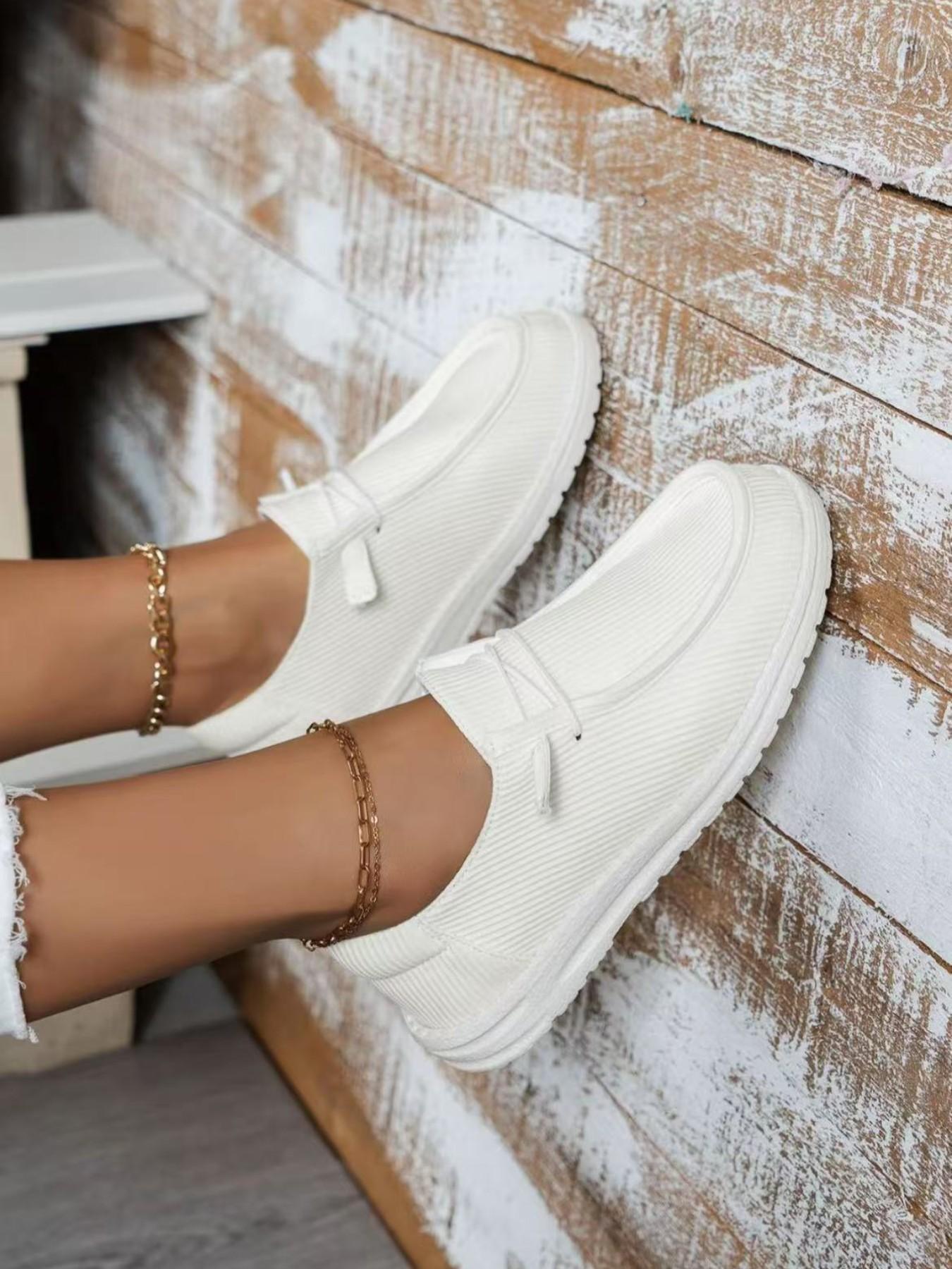 Women's Minimalist Casual Slip-On Shoes, Round Toe Flat Sole, Comfortable Versatile Footwear for Daily Wear, Perfect for Everyday Use