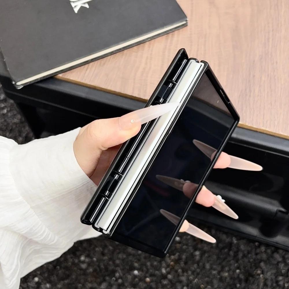 For the Galaxy Z Fold 8 Ultra/7/6/5/4, a luxurious faux-leather MagSafe Protective phone case featuring a spring-hinged shock-absorbing back cover