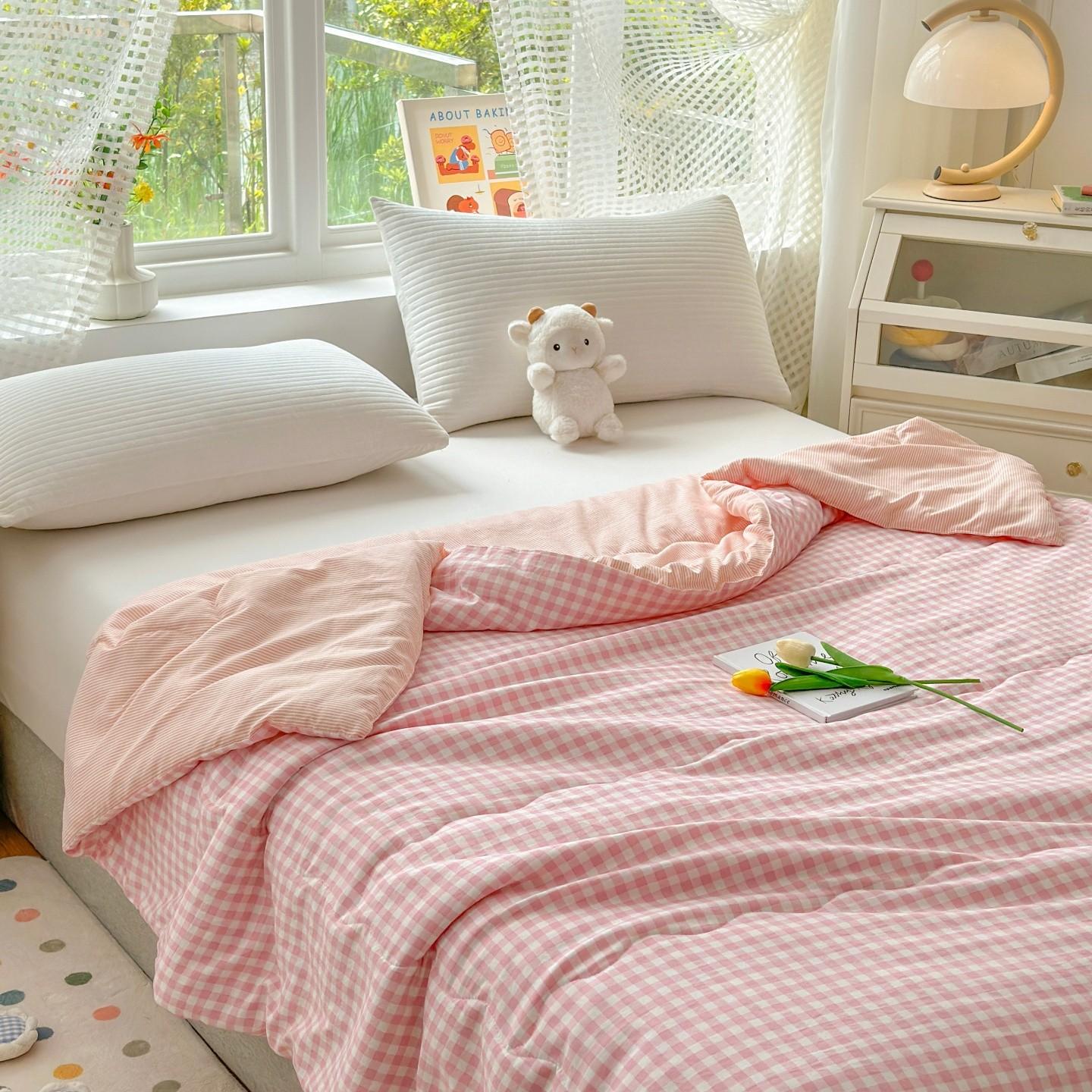 1pc Plaid Summer Quilt, Washable, Non-Clumping, Soft and Skin-Friendly, Ideal for Air Conditioning Use