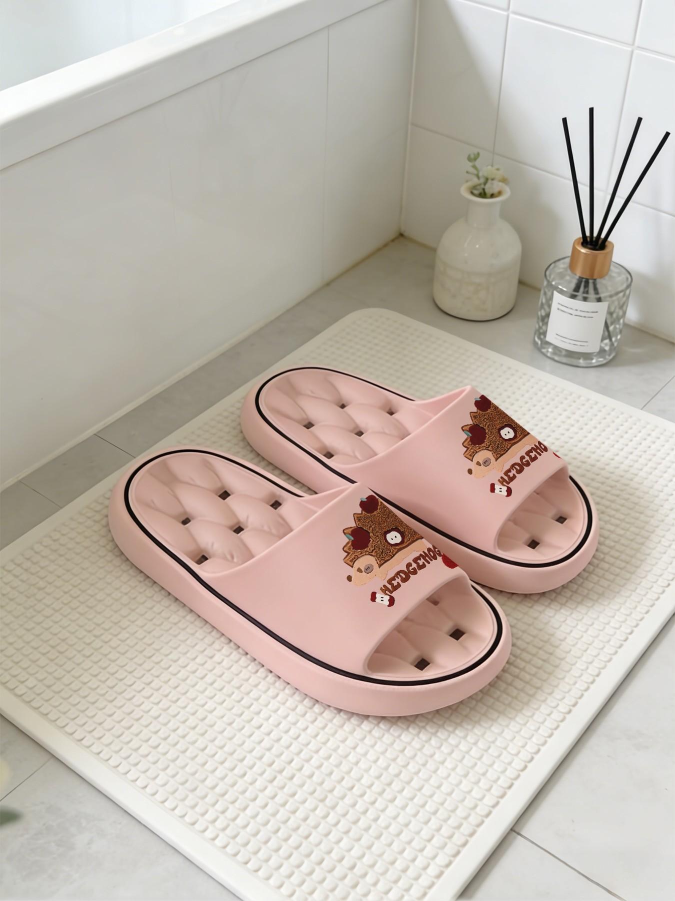 1 Pair Cartoon Hedgehog Apple Themed Printed Hollow Massage Thick Sole Slippers, Cute Soft Style, Non-slip Soft Sole, Quick-dry for Bathroom, Indoor & Outdoor Dual-use, Open Toe Slides, Bathroom Casual Slippers