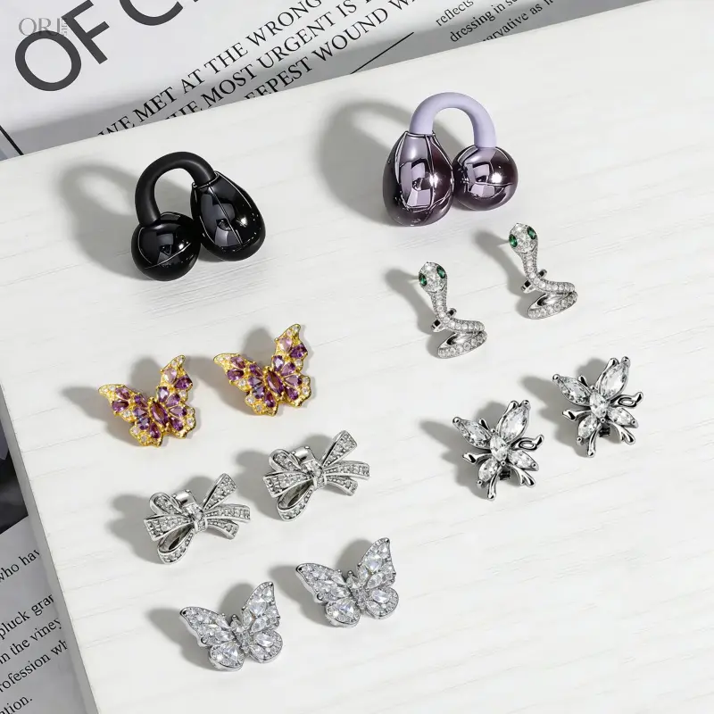 Clip-On Bluetooth Earbud Rhinestone Charm, Durable Copper Zirconia Earphone Jewelry, Sparkling Wireless Headphone Accessory, Headset Not Included    （Translation note: The product name "Clip-On Bluetooth Earbud Rhinestone Charm" is translated as a single