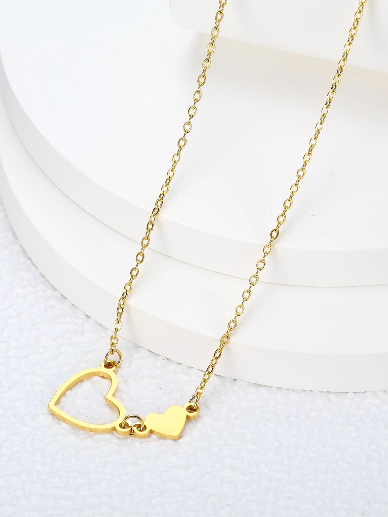 Light Luxury Double Heart Hollowed Out Necklace Made of Stainless Steel That Does Not Fade and Exudes A High-end Feel. It Is A Versatile Necklace for Daily Use