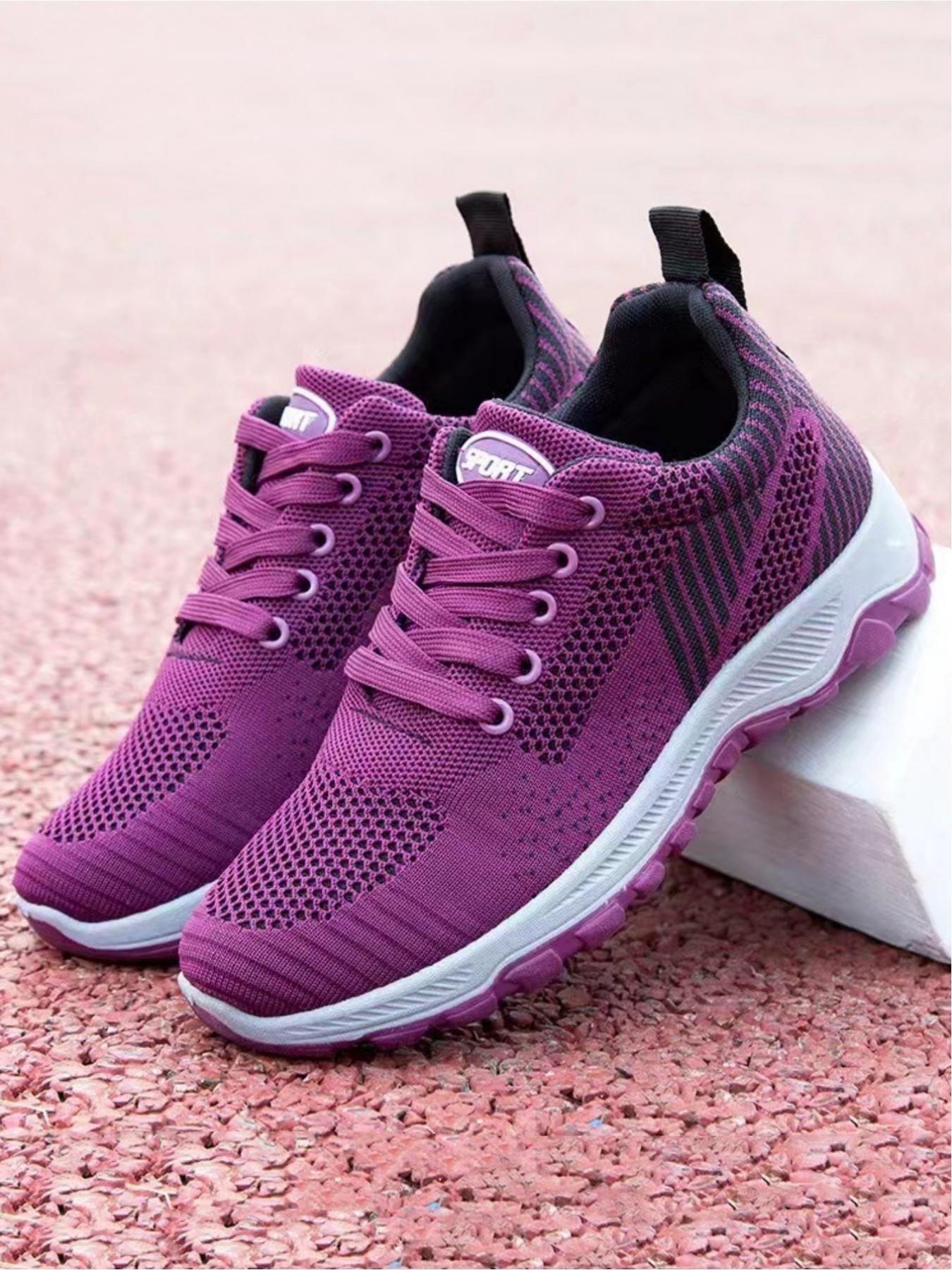 Ladies' casual sports shoes, with a comfortable and lightweight fit wrapped around the upper, and a stylish and eye-catching side wave stripe design, suitable for daily commuting, outdoor leisure, running, fitness, hiking and other sports scenes