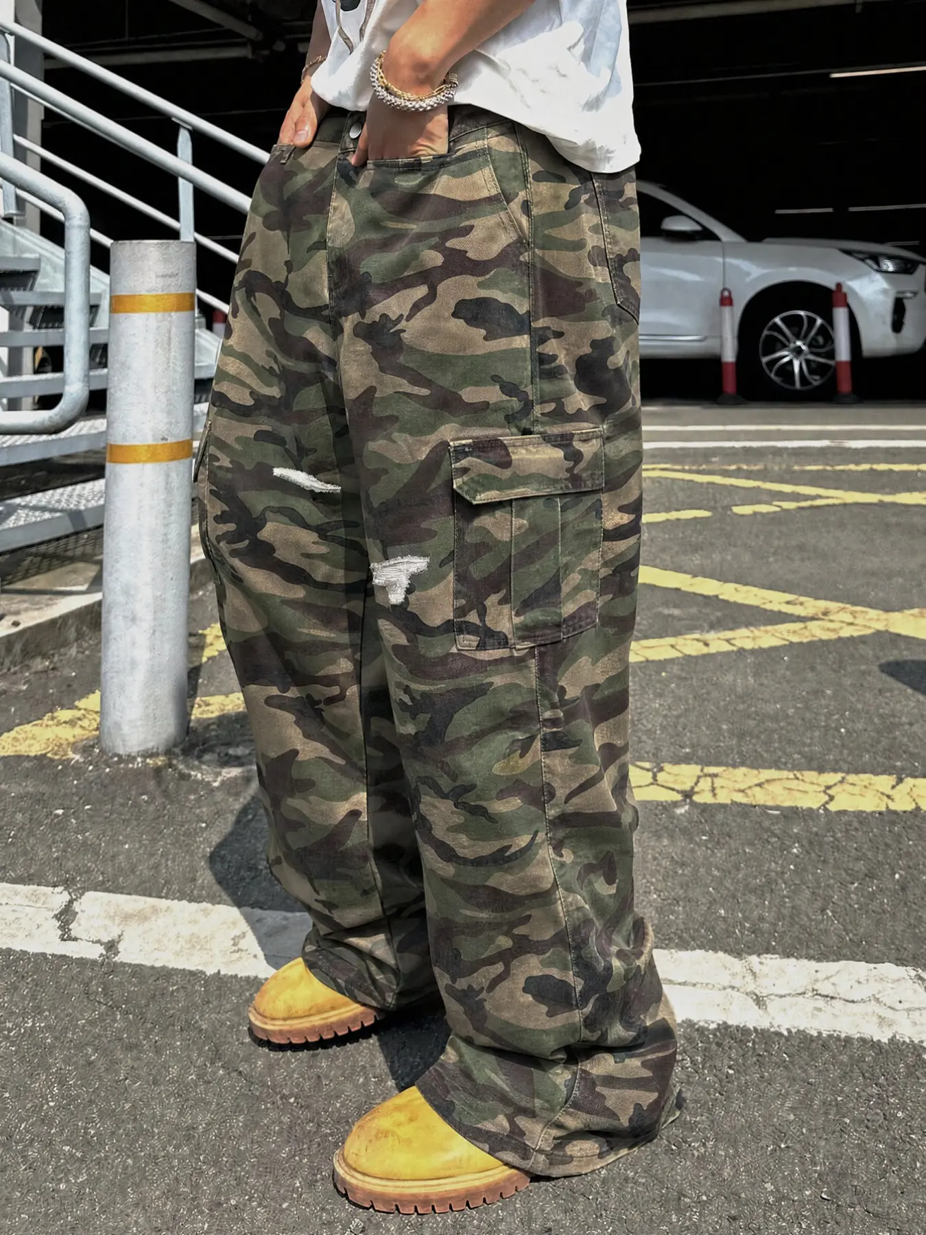 American Post-Apocalyptic Style Ripped Camouflage Work Pants, Men's Vintage Distressed Multi-Pocket Wide Leg Jeans, High Street Fashion Long Pants