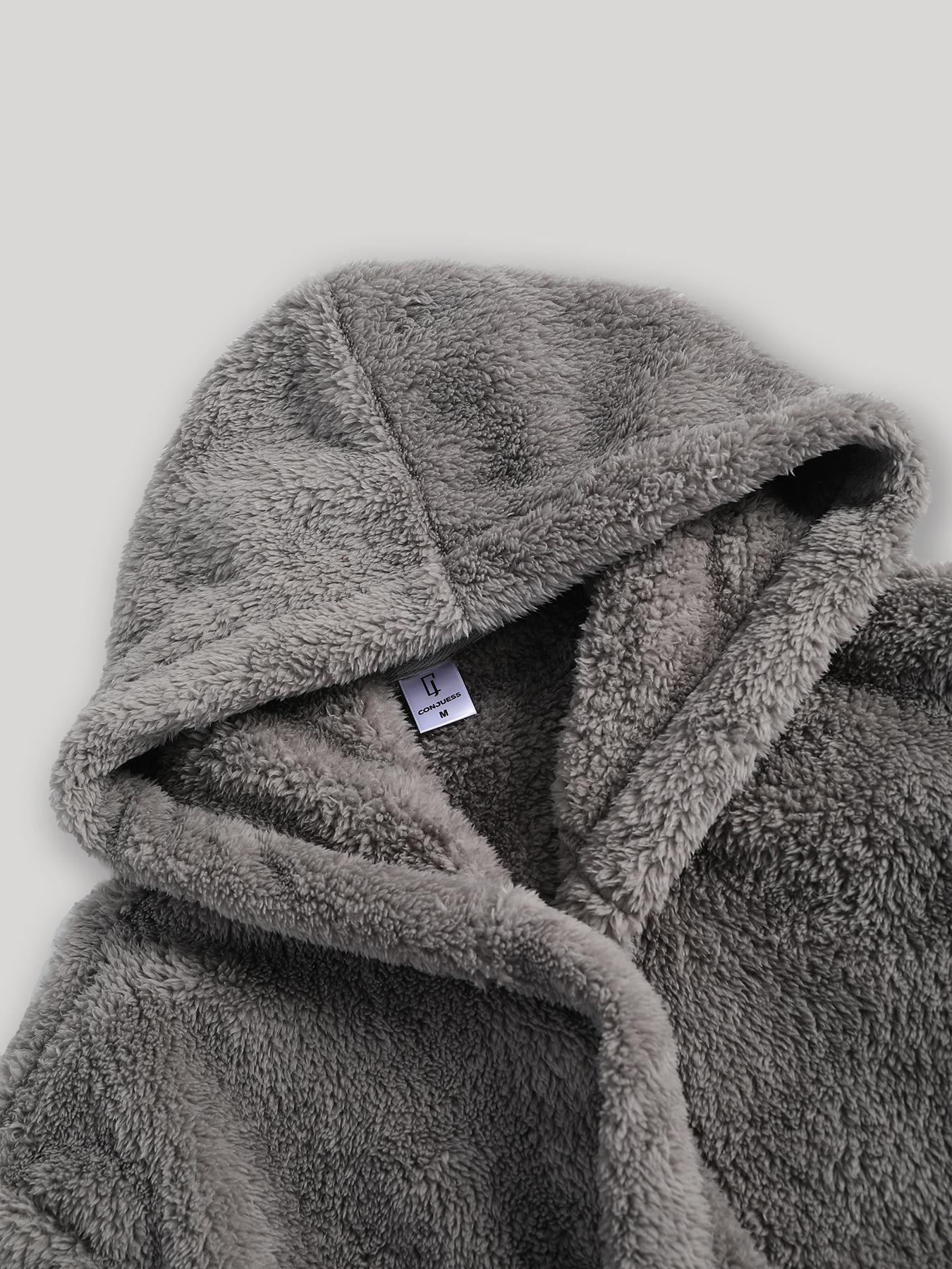 Men's Gray Coral Fleece Hooded Bathrobe, Warm, Soft, Skin-Friendly, Home Leisure Style, Essential for Men Aged 25-50 for Daily Home Use, Warmth After Bathing, and Bedroom Relaxation, Comfortable Wrap Feel Shows Casual Style