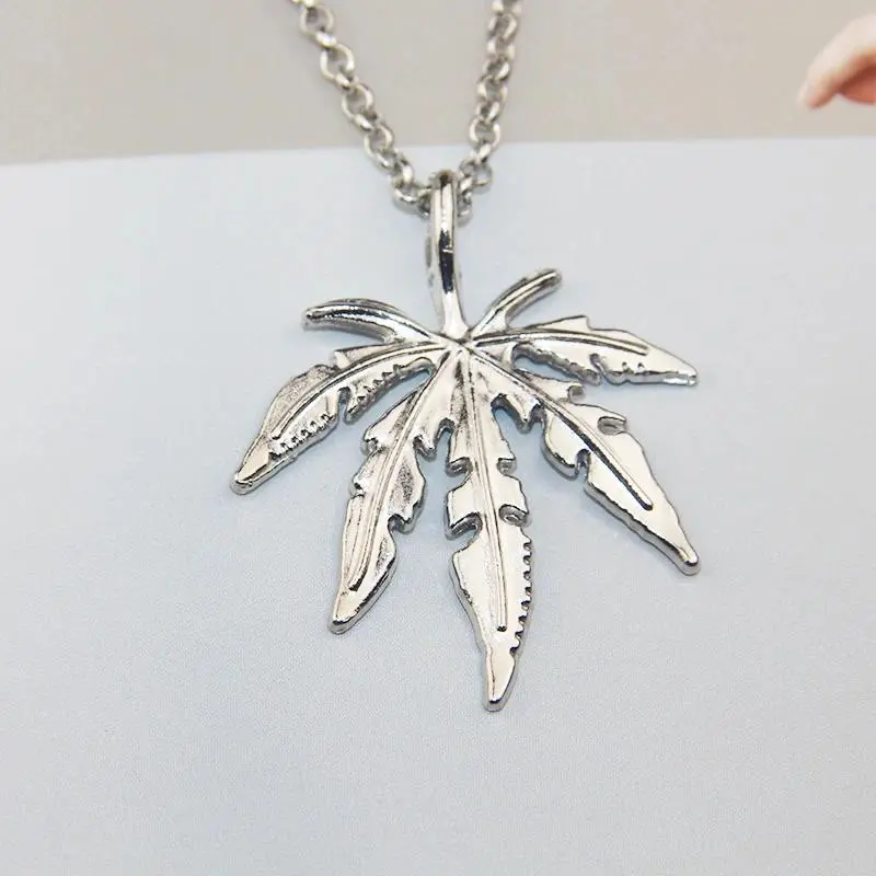 Fashion Jewelry Maple Leaf Necklace Hemp Leaf Pendant Charm Chain NeckLace For Women Men Gifls Accessories