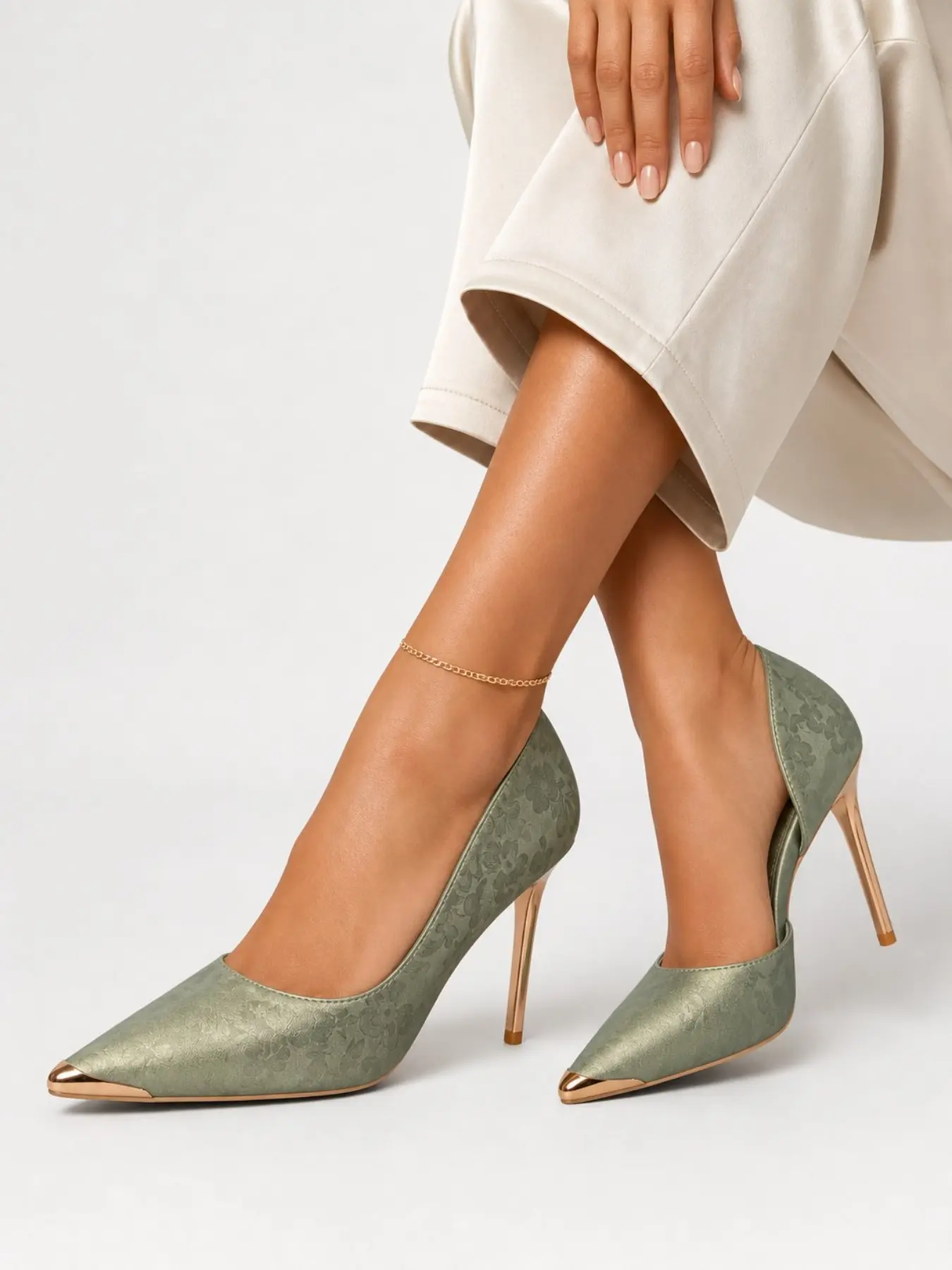 Women's Hot-Selling Jacquard Side-Cutout Stiletto Heels, Anti-Kick Metal Pointed Toe, Chinese-Inspired Slimming Party & Date High Heels