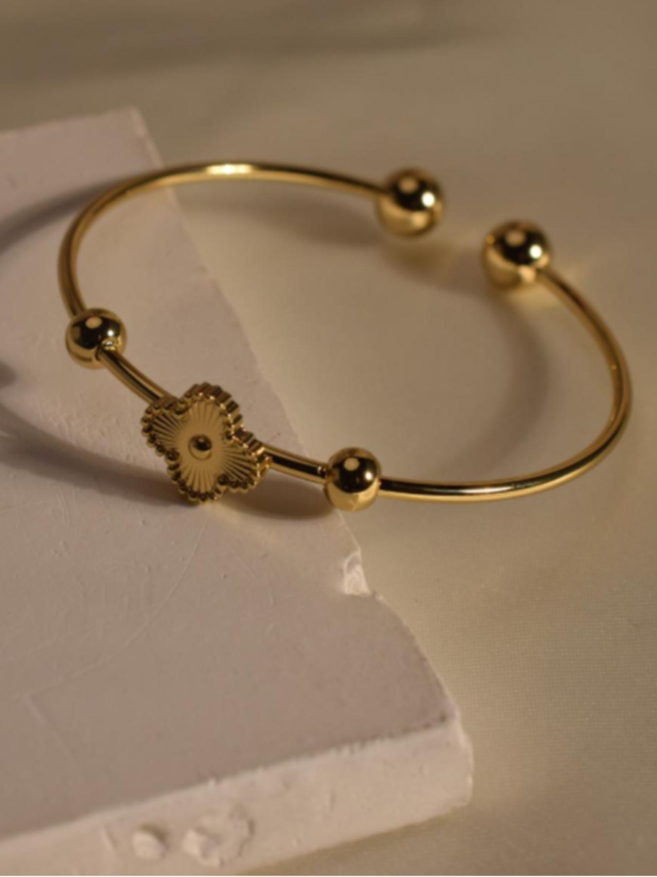 Luxury Clover Bracelet, Unique Court Style Korean Four-Leaf Clover Stainless Steel Open Bracelet, Perfect for Daily Wear, Women's Fashion Accessory