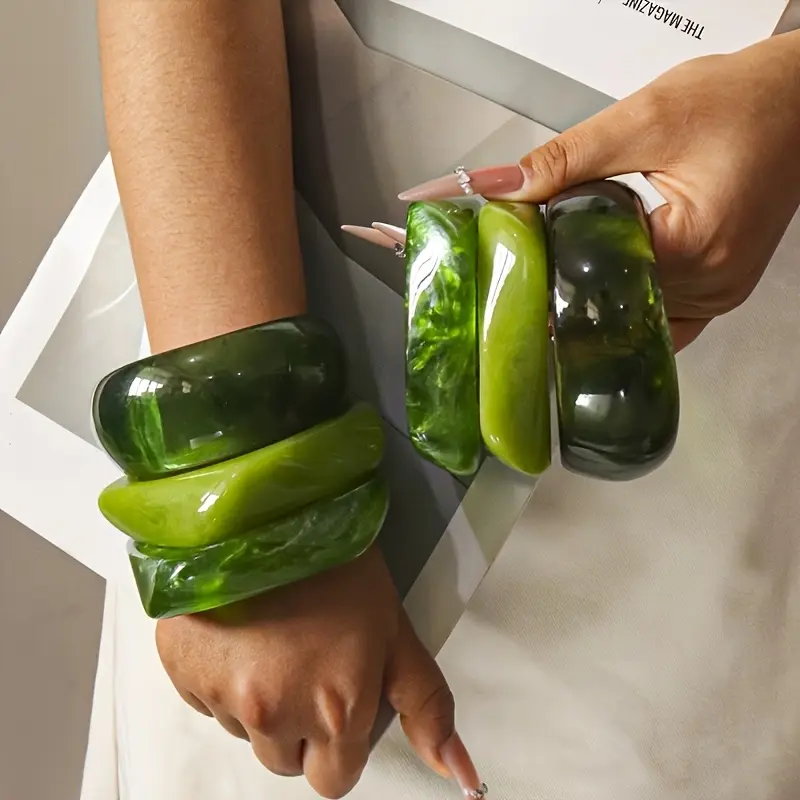3Pcs Simple and Unique Old-money Style Irregular Green Temperament Bracelet, a Fashionable Hand Accessory Suitable for Daily Wear and Party Occasions, Appropriate for All Seasons