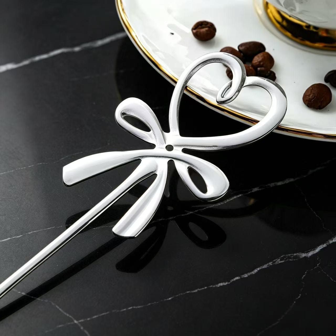 5-Piece Heart Butterfly Cup Spoon Set, Stainless Steel Coffee Stirrer, Sweet Dessert Spoon, Silver Color Dinner Spoon for Parties