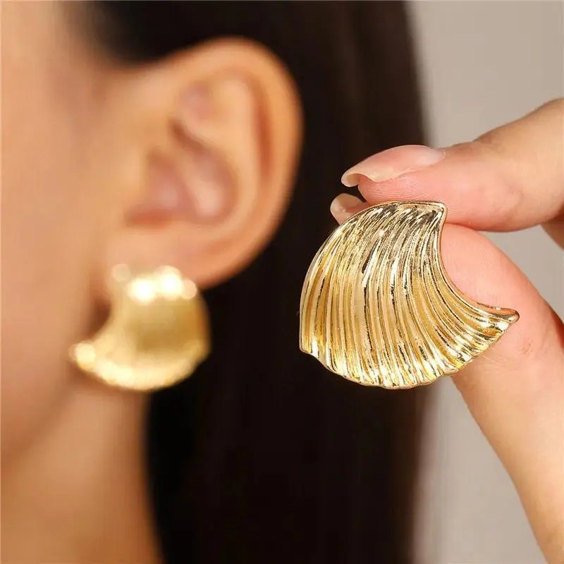 Classic Vintage Metal Stud Earrings for Women Girls Minimalist Personality Korean Geometric Party Punk Earrings Jewelry